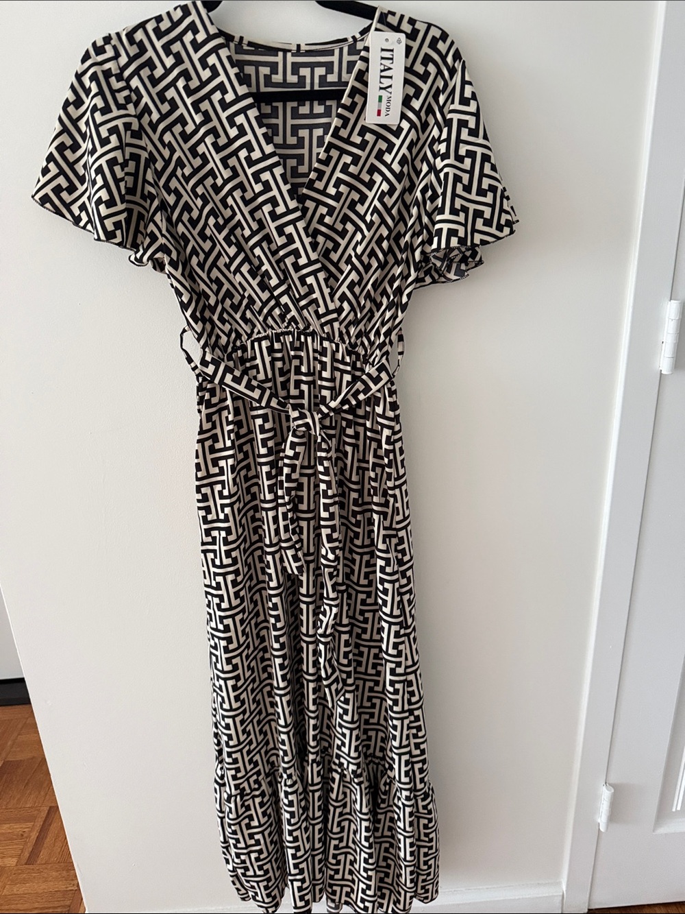 NWT Made in Italy Black & White Patterned Maxi Dress with V Surplice Neckline. - Picture 2 of 9